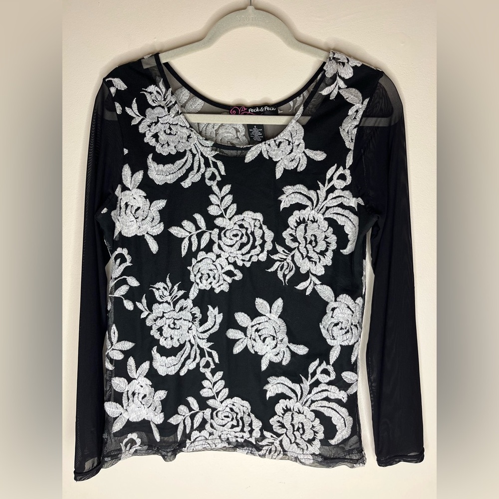 Peck & Peck Black & White Floral Embroidered Long Sleeved Blouse (S)